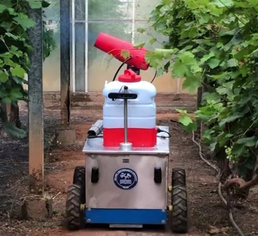 Development and initial evaluation of a multi-purpose spraying robot prototype